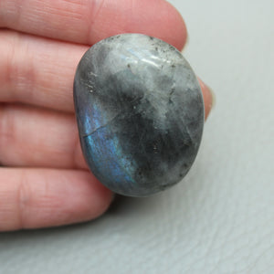 Labradorite pocket stone