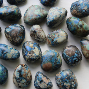 Azurite tumbled stones
